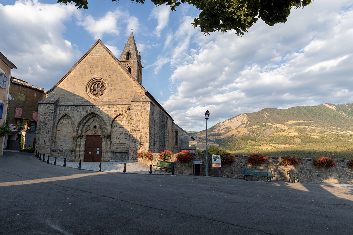 Eglise Notre-Dame de Bethléem à Bayons (© Martin Champon)
