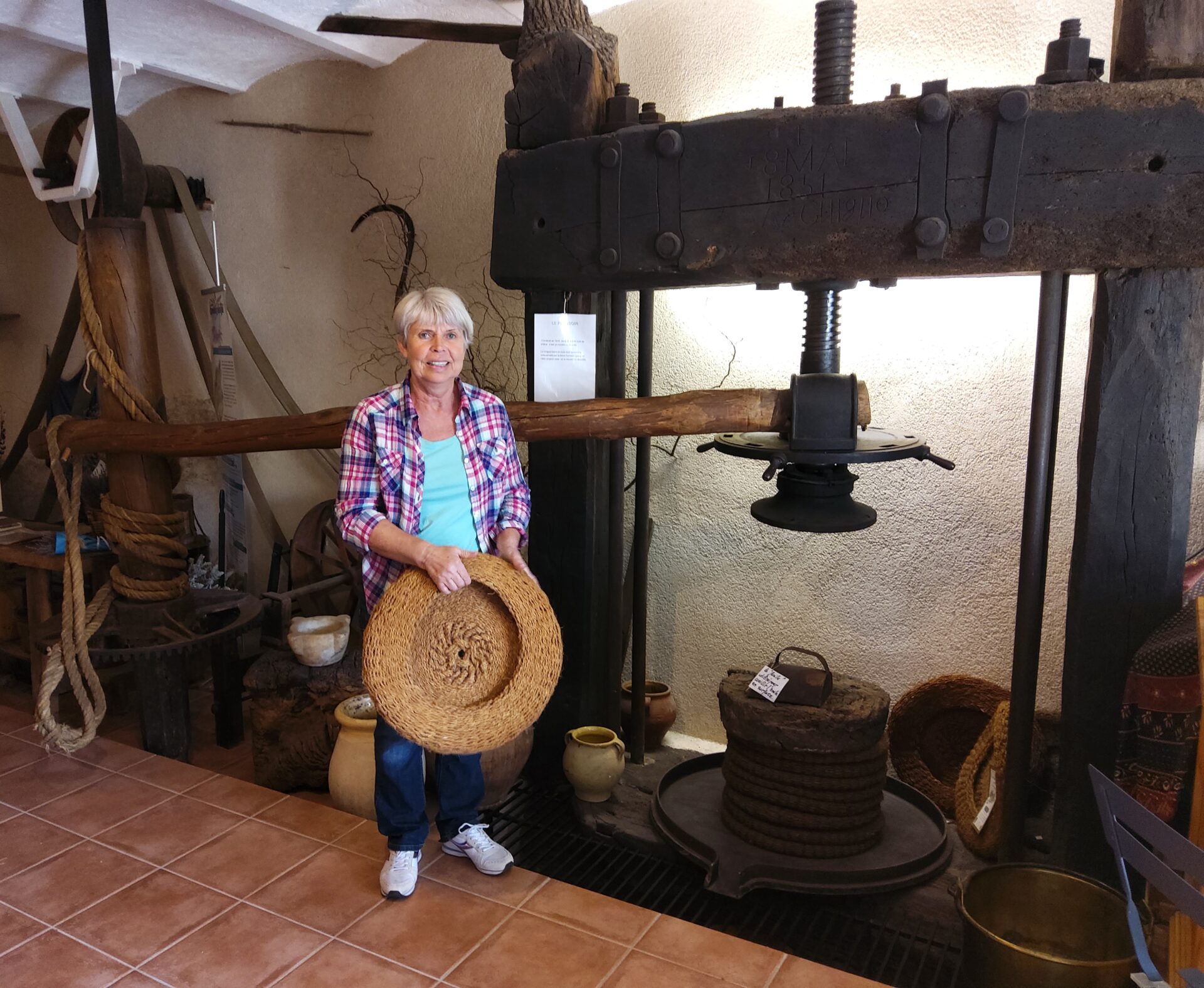 Le pressoir monumental duVieux Moulin - Équipements moulin (© Marie France Girard)