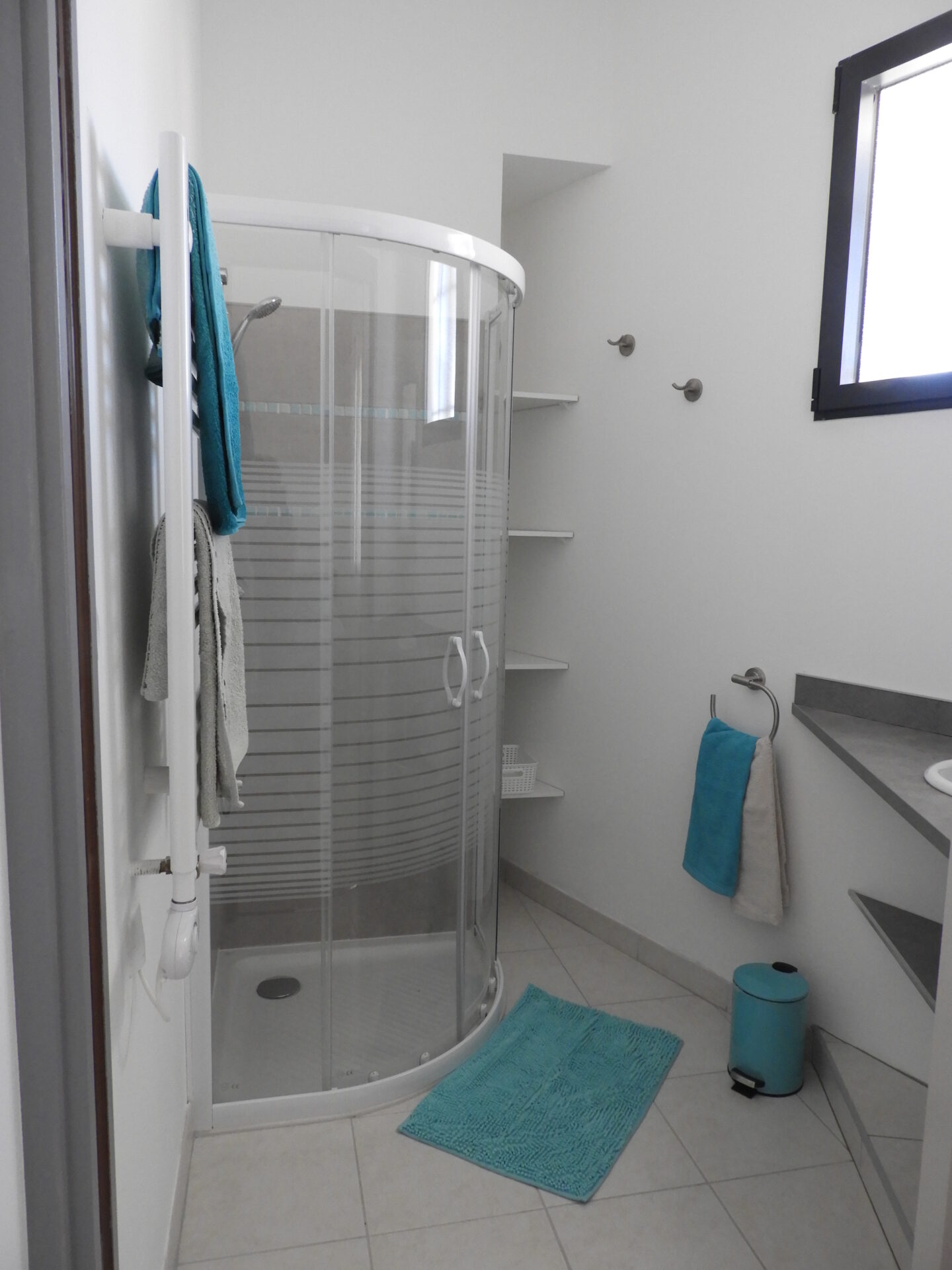 Salle d'eau chambre 2 (© CHAPON)