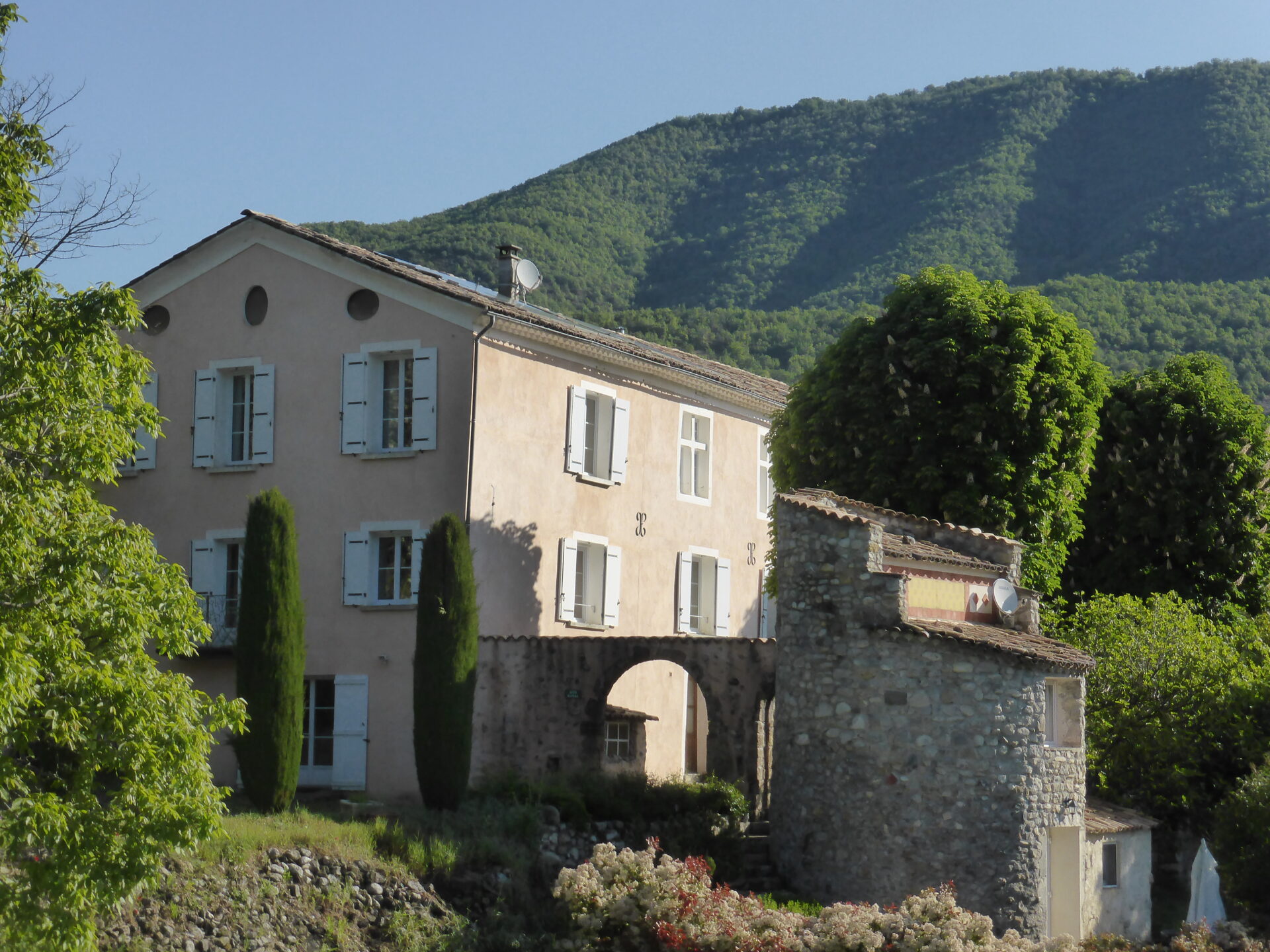 Hébergement Insolite Le Pigeonnier (© SARL Les robines vert-bleu)