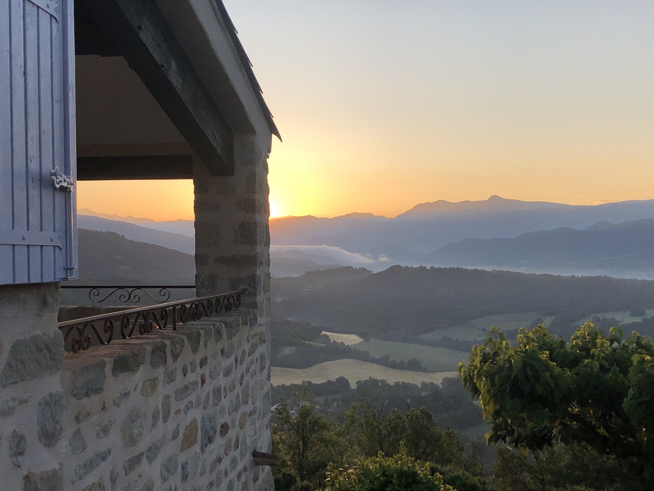 Le Vieil Aiglun - Balcon Gîte du Levan (© Charles SPETH)