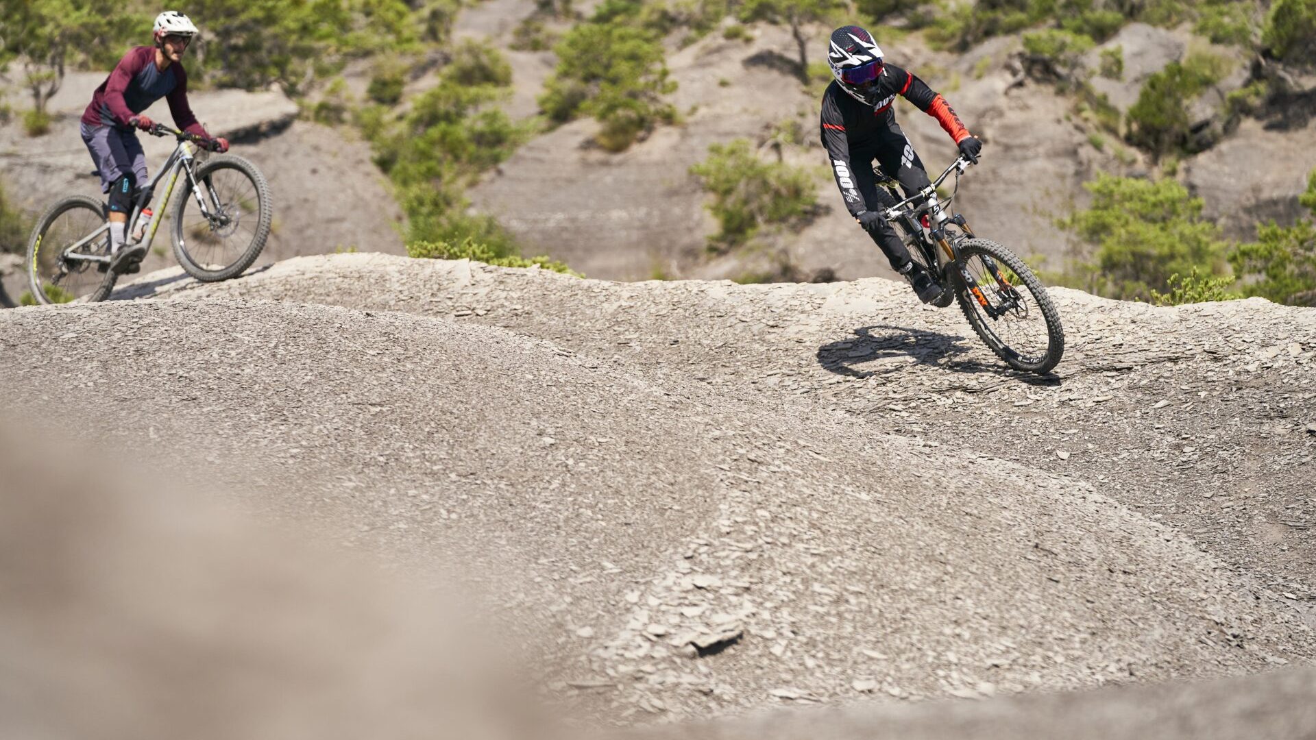 N°16 La Ferme Belon - Sentier balisé dans les Terres Noires (© Damien ROSSO)