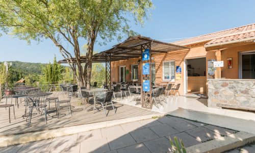 L’accueil et le Snack-Bar L'accueil et le Snack-Bar (© AdrienQuintana)