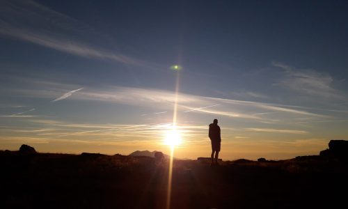 Accompagnateur Rando Bivouac Trek - Reconnexion Nature - Coucher de soleil (© Julien Defois)