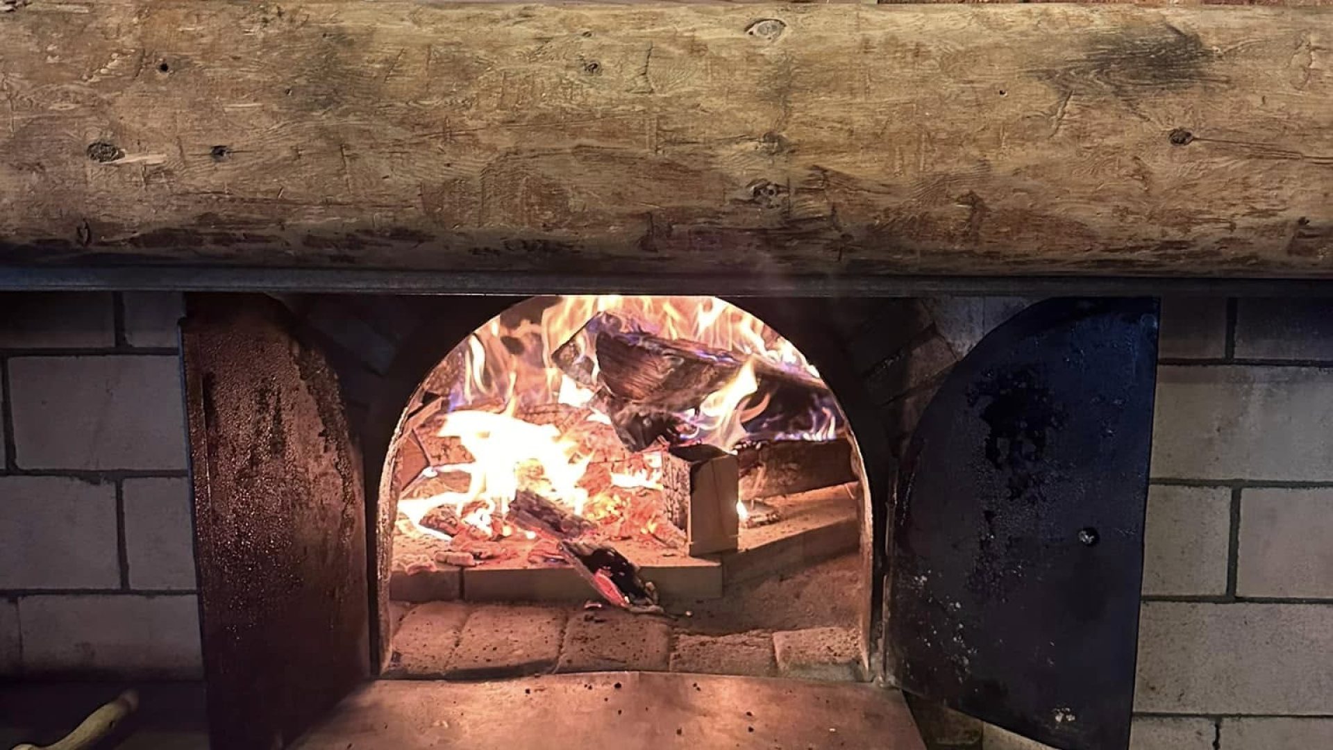 Four à pizza (© L' hôtentique)