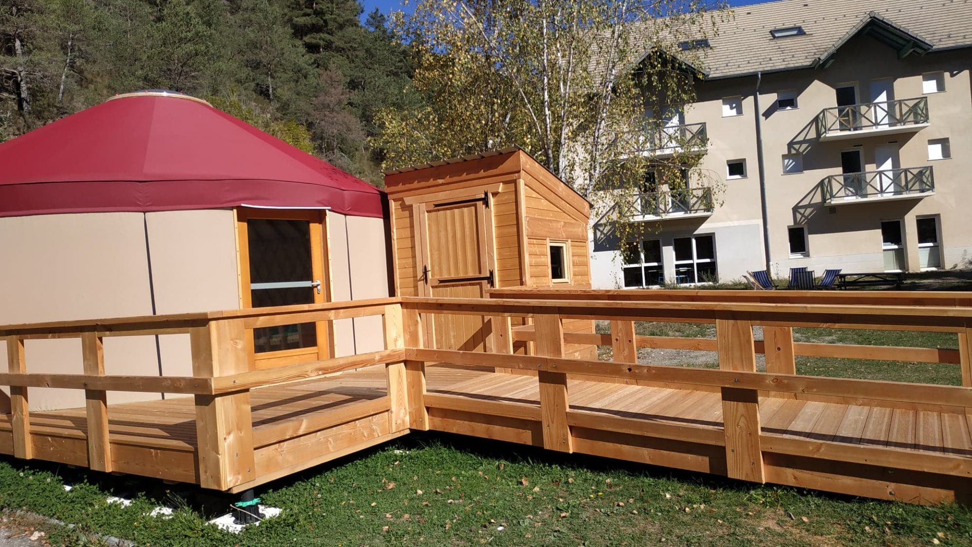 Fontaine de l'Ours - Yourte sensorielle (© CMR Fontaine de l'Ours)