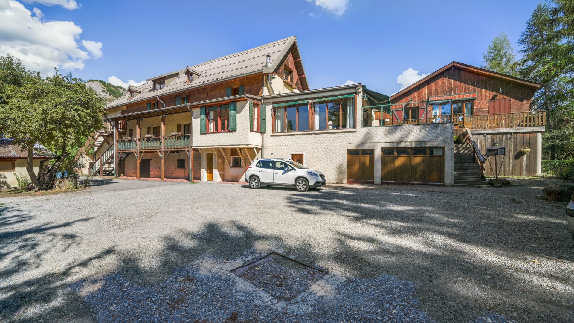 Hôtel le Vieux Tilleul - parking privé (© baadree.fr)