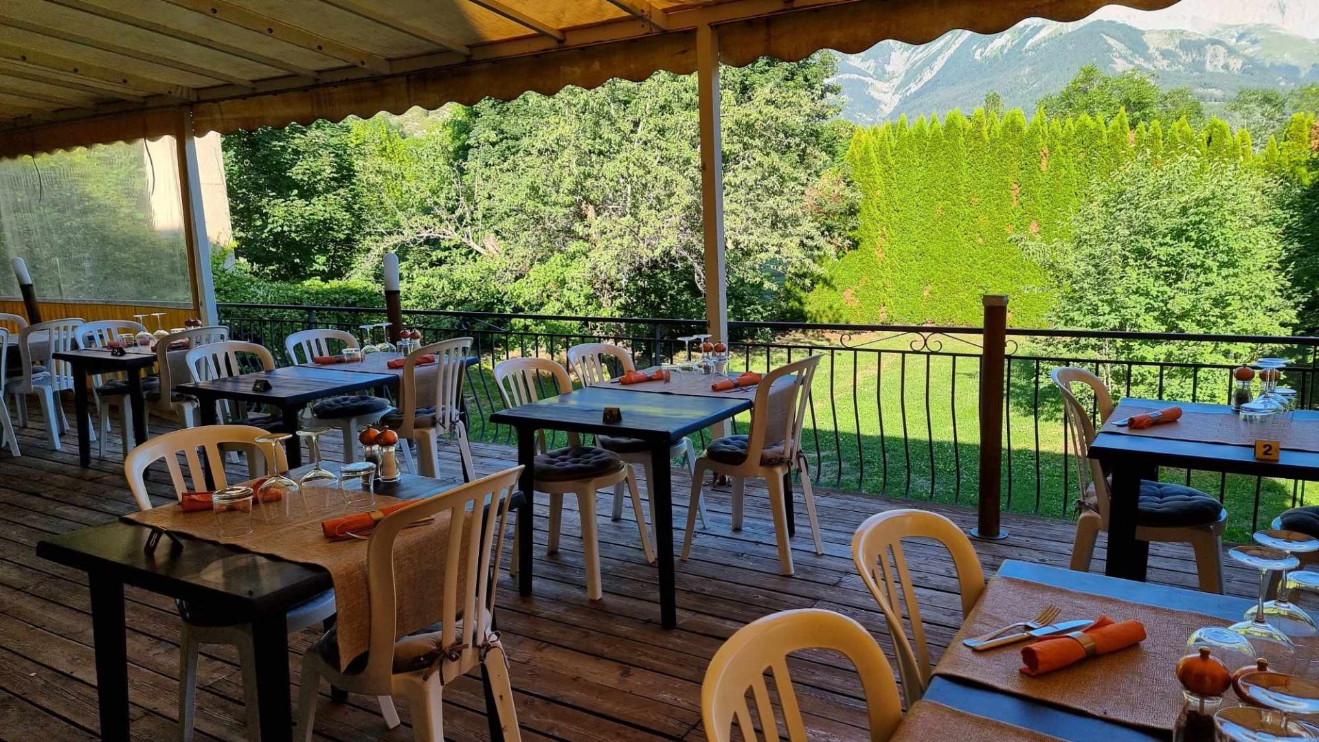 Hôtel le Vieux Tilleul - terrasse du restaurant (© Pascale GIORDANO)