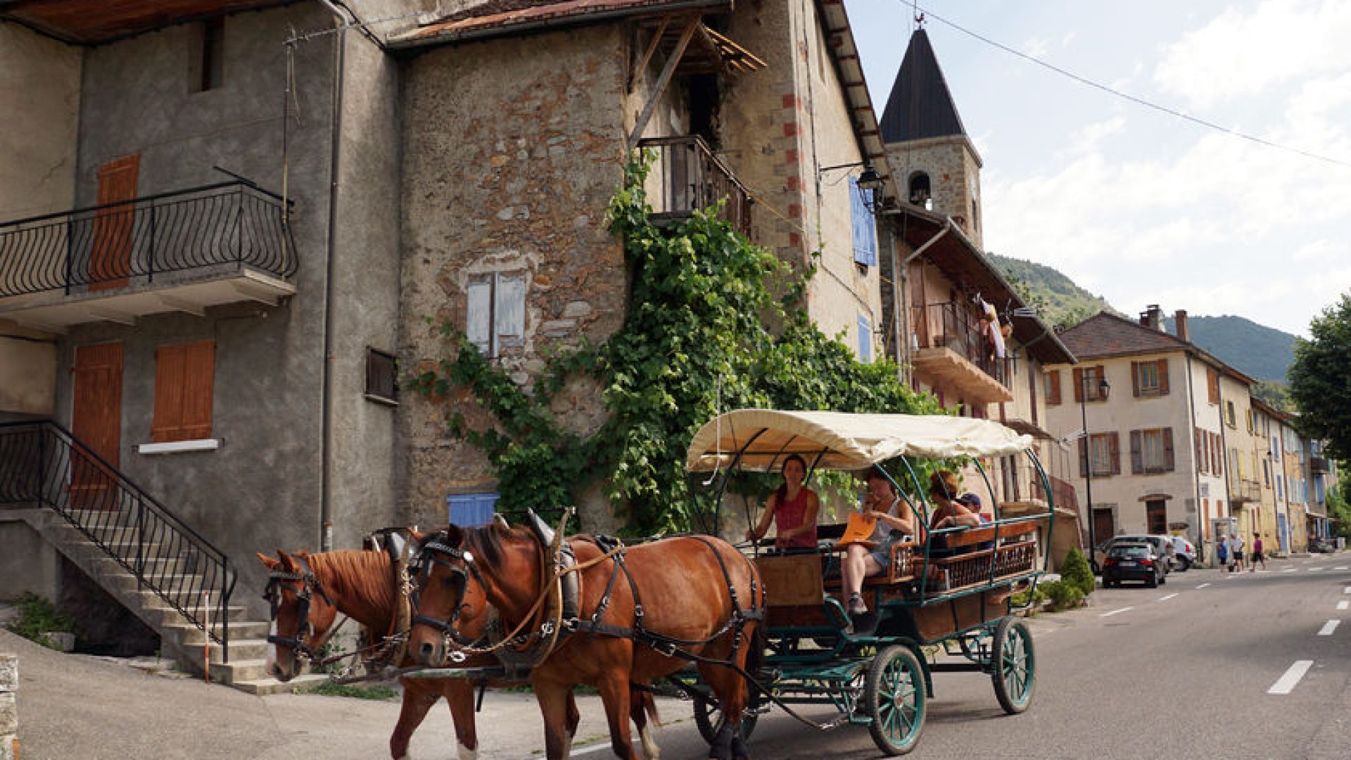 Balade en calèche dans les Clues de Barles - Balade en calèche dans les Clues de Barles (© AD04)