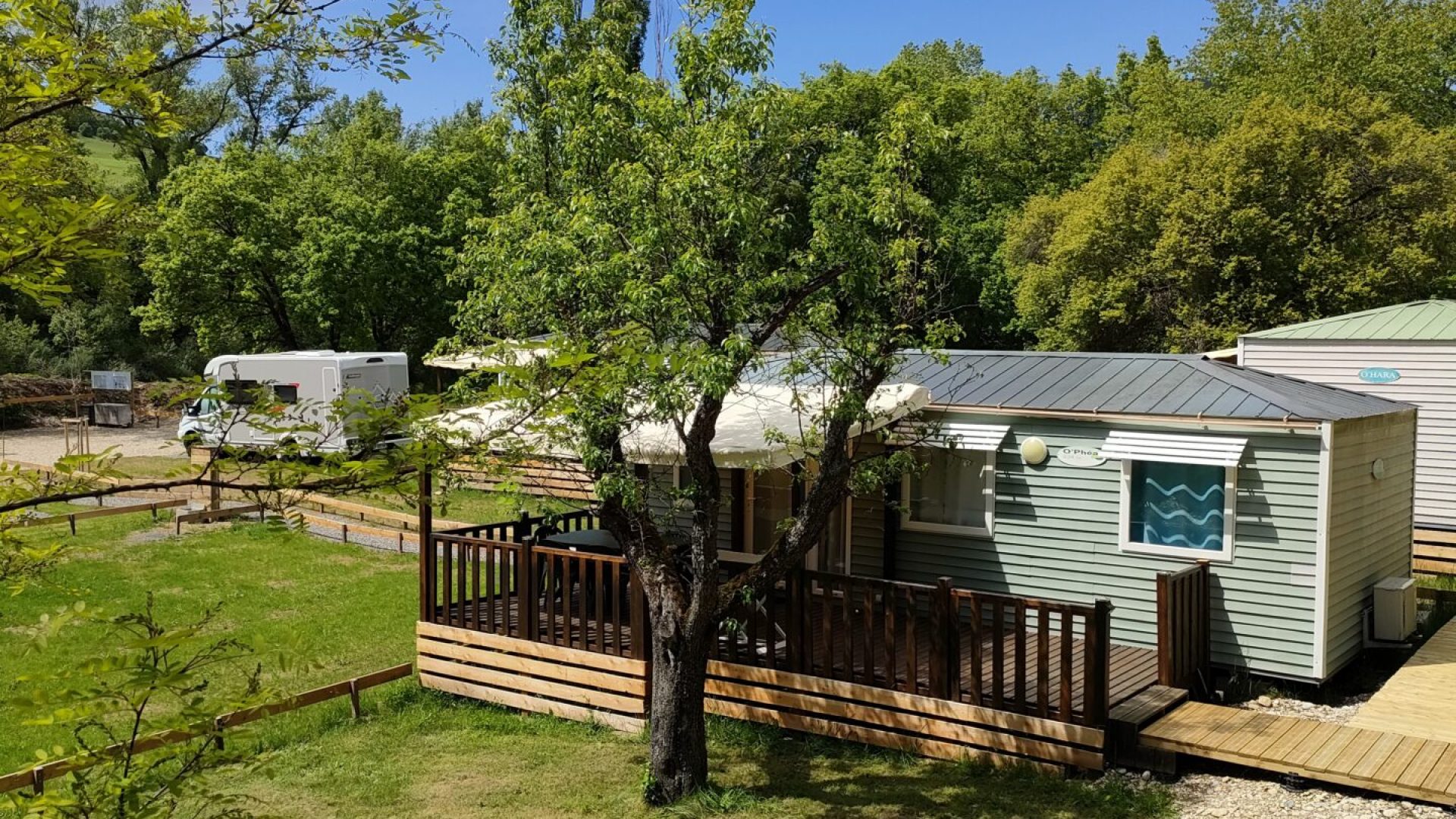 Camping du Moulin de Thoard (© F.& M. MARION)
