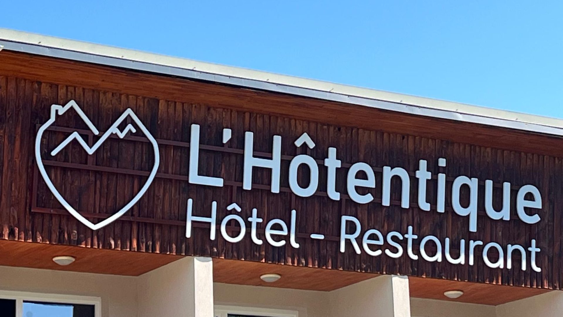 Enseigne (© L'Hôtentique)