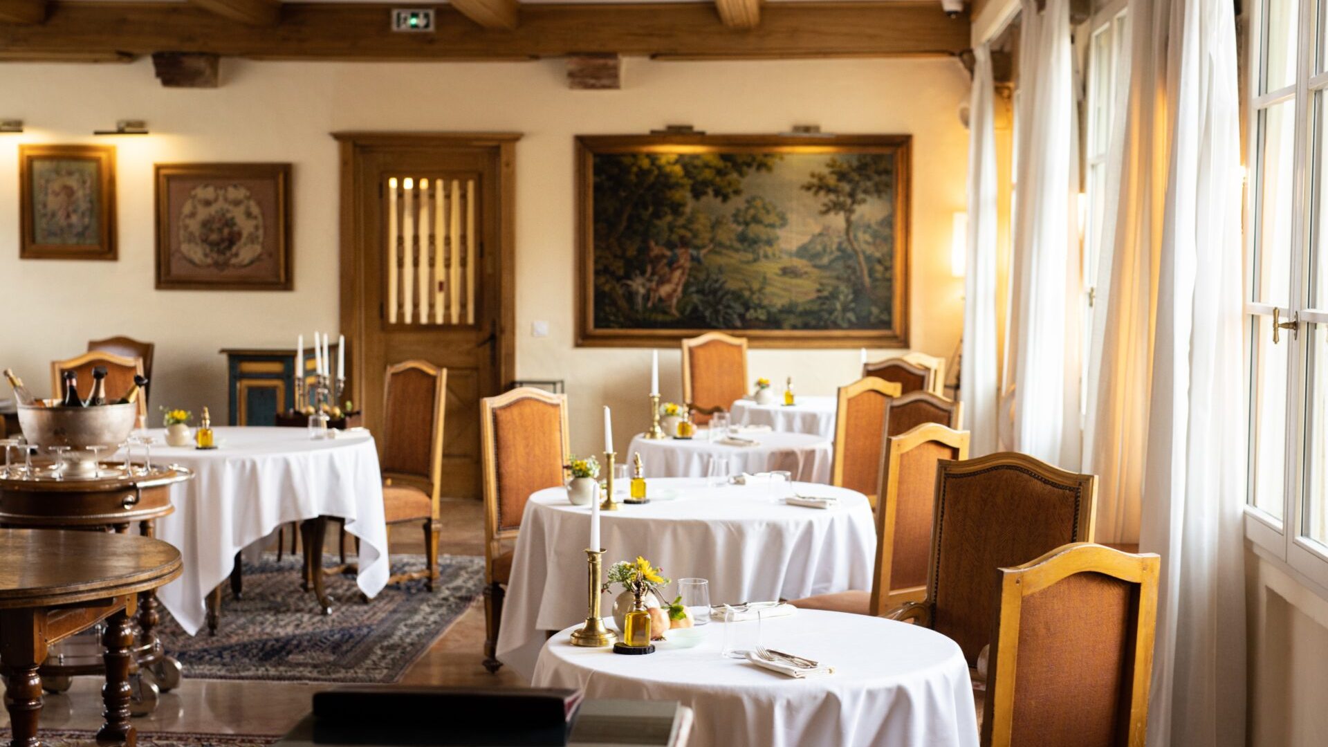 Salle de restaurant (© @____pepa)