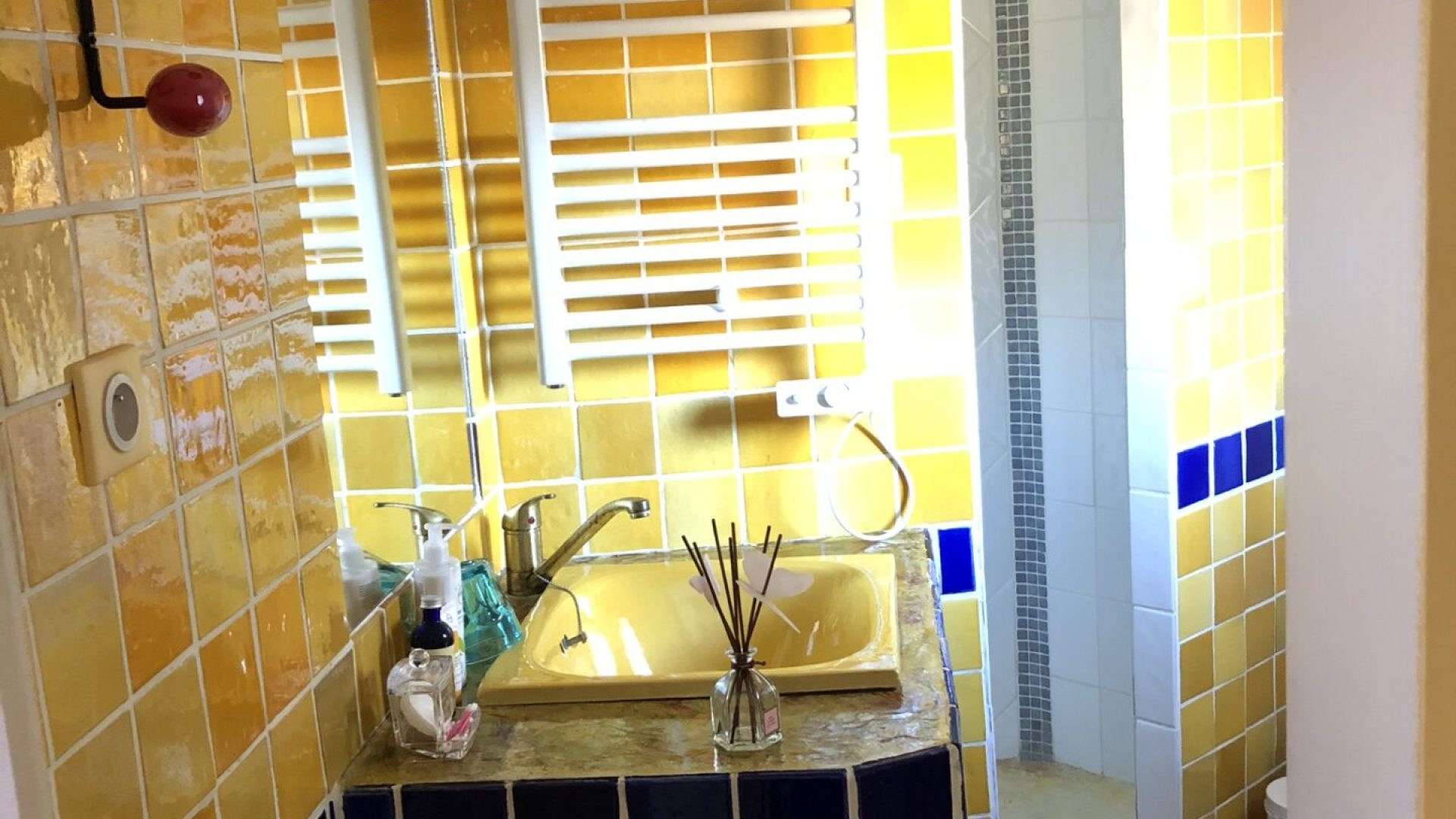 Salle d'eau Birmanie (© Lou Cèu Sin)