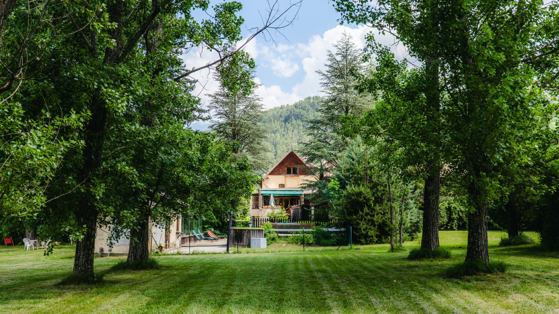Hôtel le Vieux Tilleul - le parc (© Benjamin MAXANT)