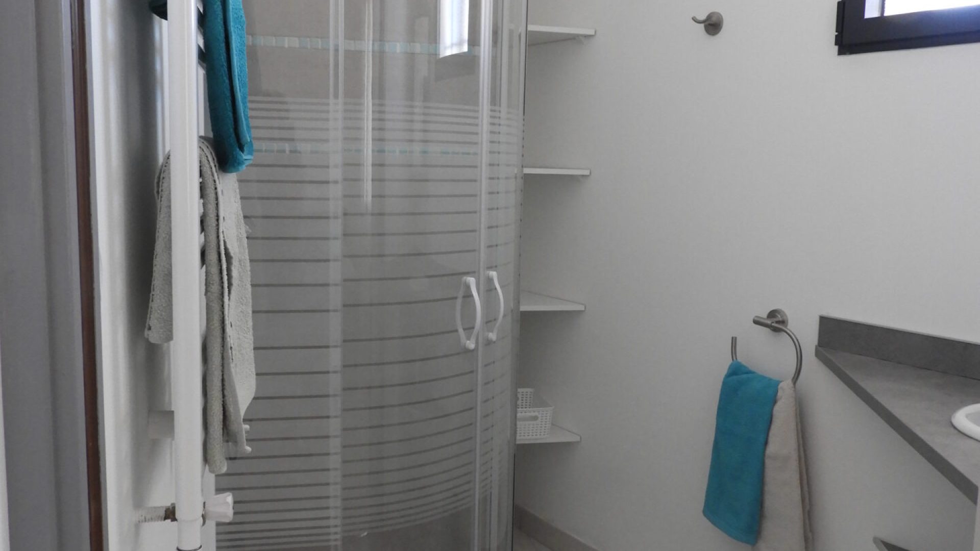 Salle d'eau chambre 2 (© CHAPON)