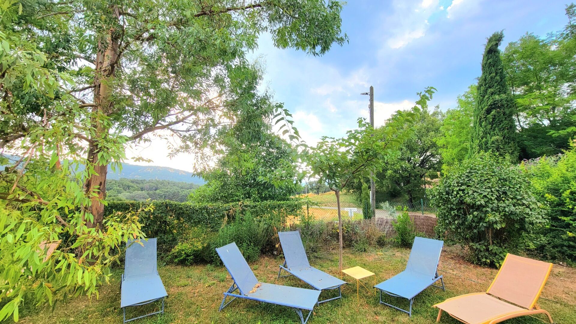 Jardin du Gîte La Villa Flora (© Gîtes La Bastida Flora)