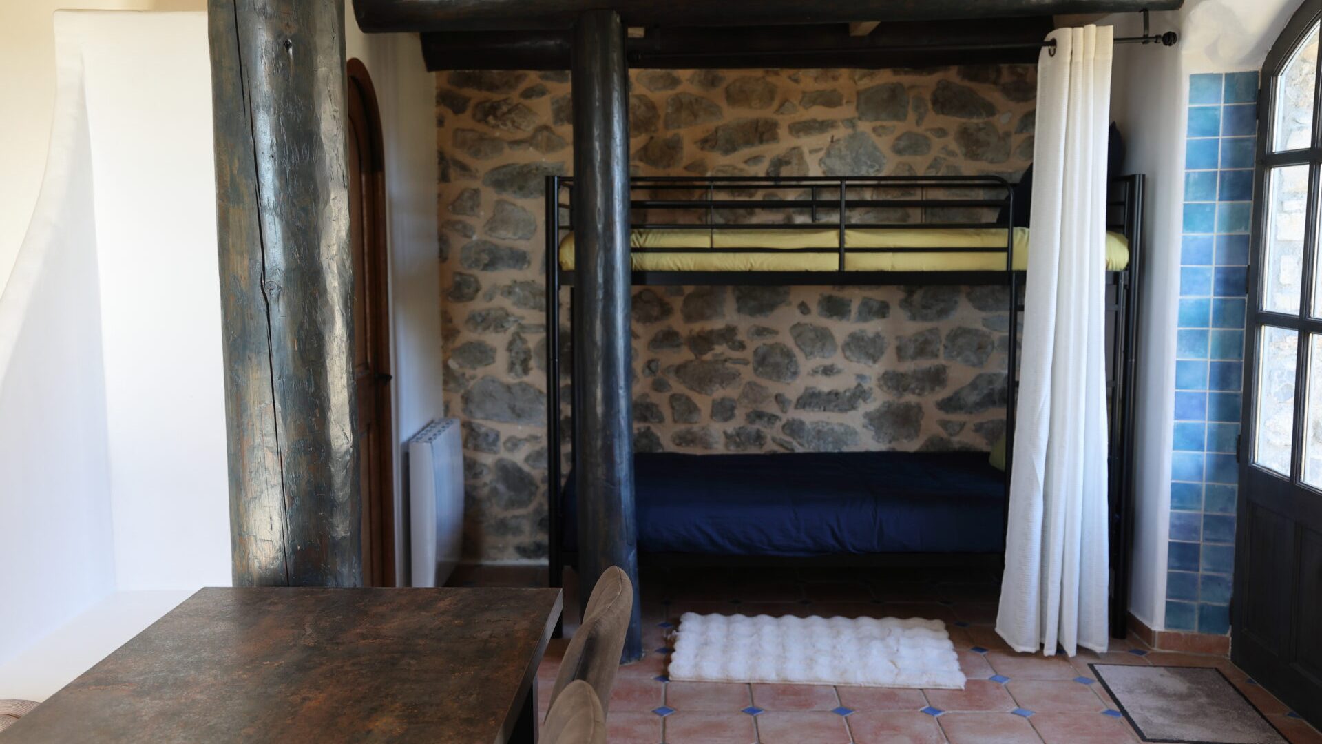 Lits superposés (enfants ou adultes) (© Jean-Louis DUMONTIER)