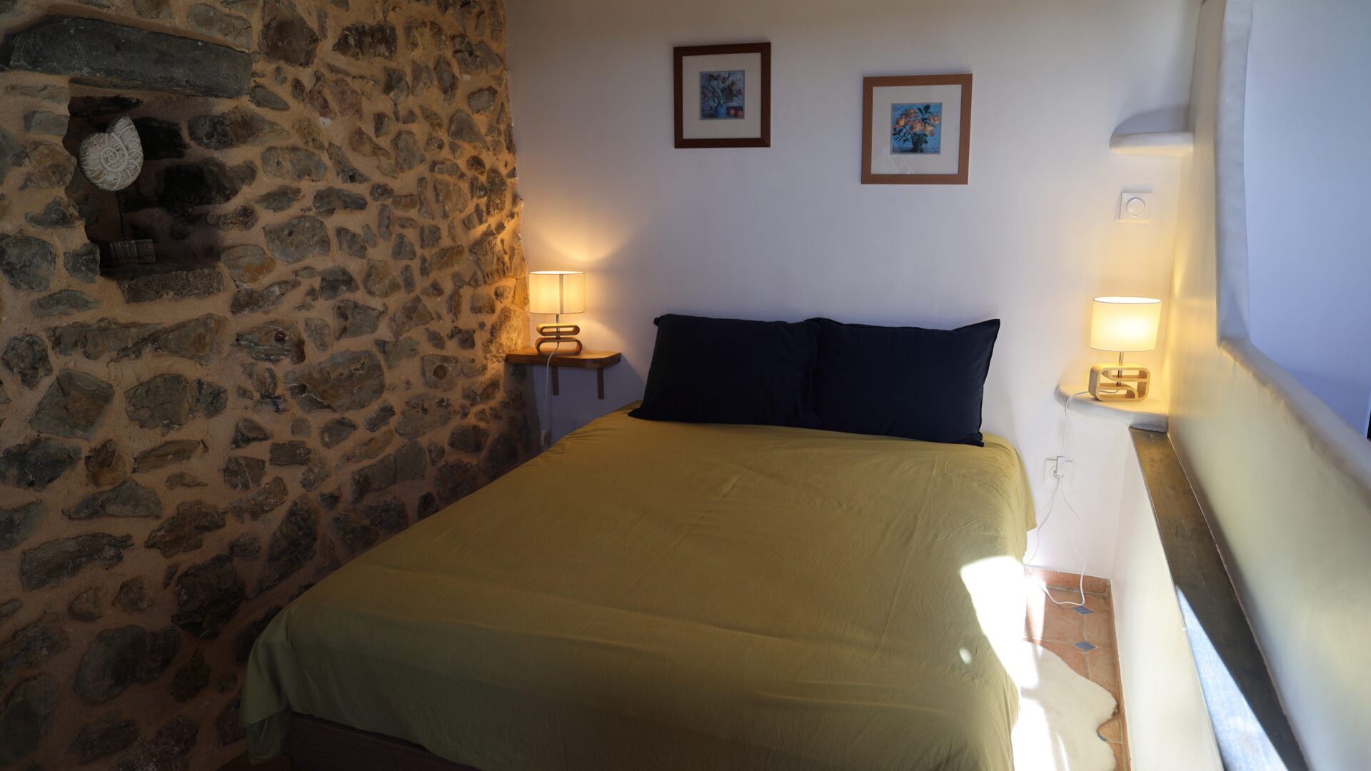 Coin chambre couple (© Jean-Louis DUMONTIER)