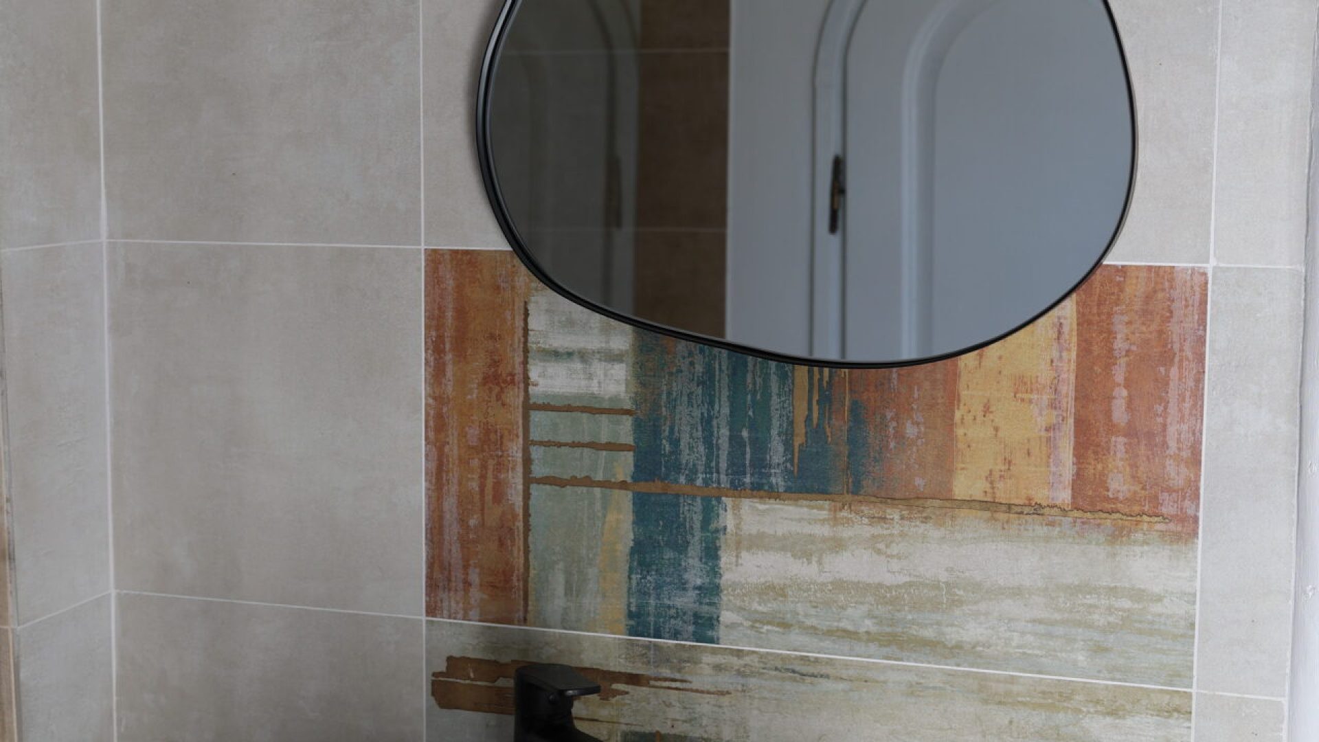 Détail salle d'eau (© Jean-Louis DUMONTIER)