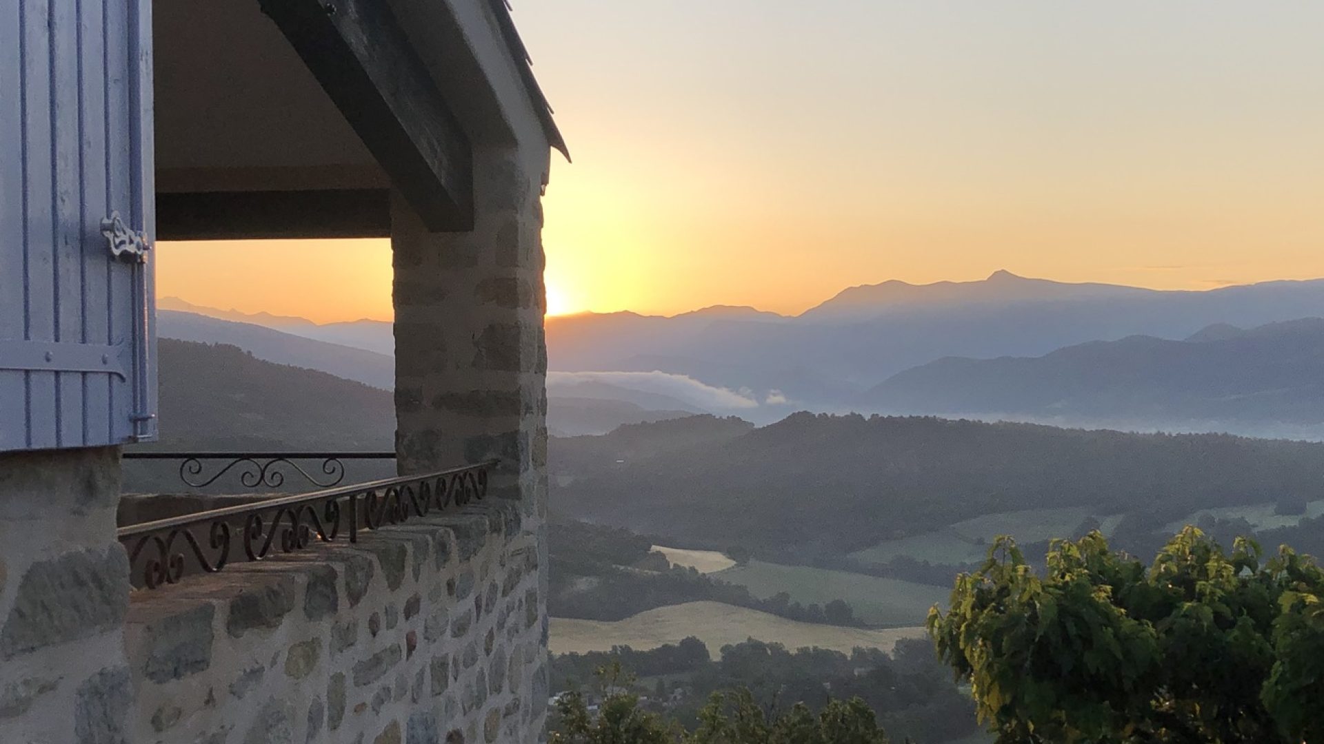 Le Vieil Aiglun - Balcon Gîte du Levan (© Charles SPETH)