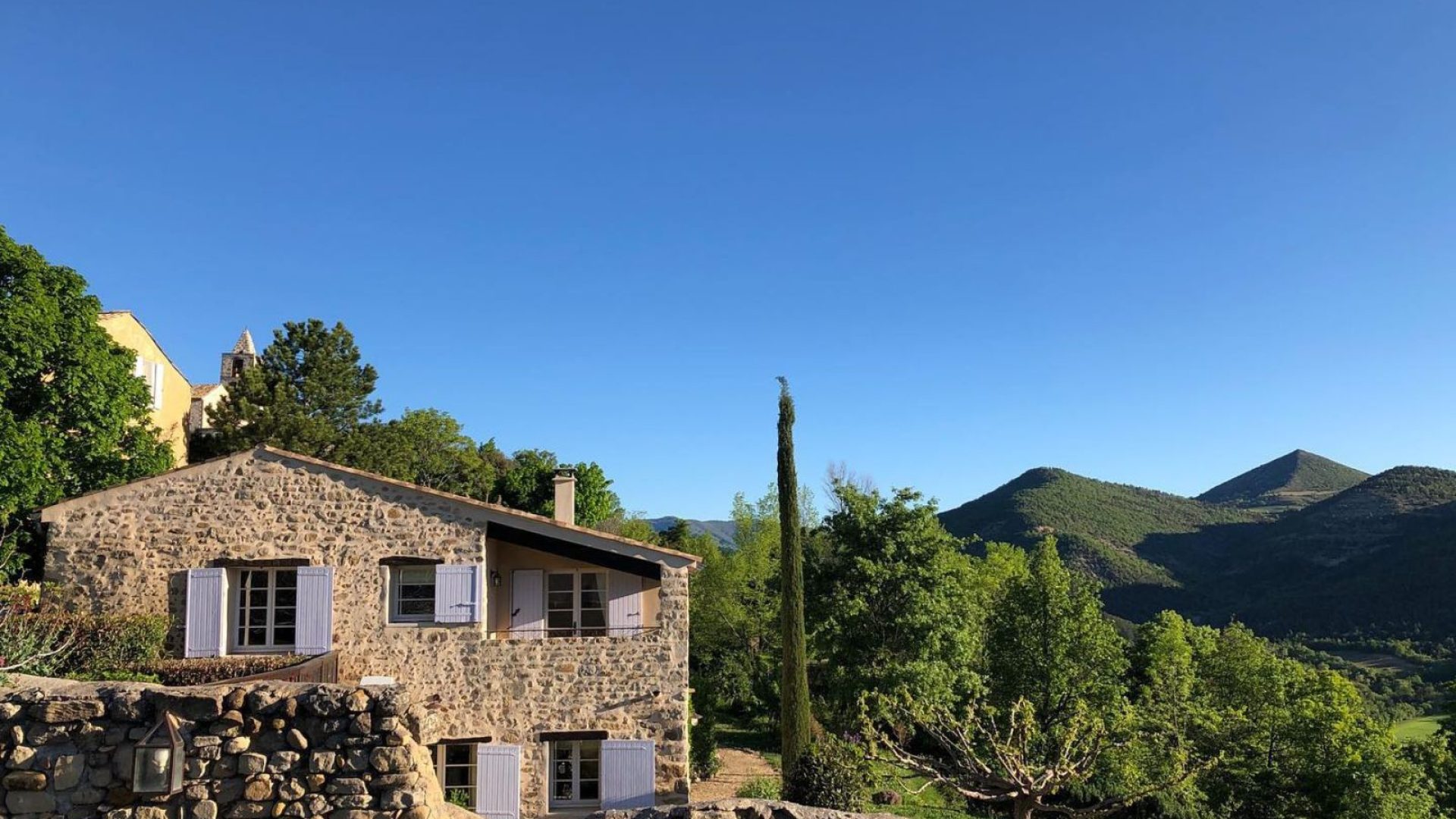 Le Vieil Aiglun - Gîte du Levant (© Charles SPETH)