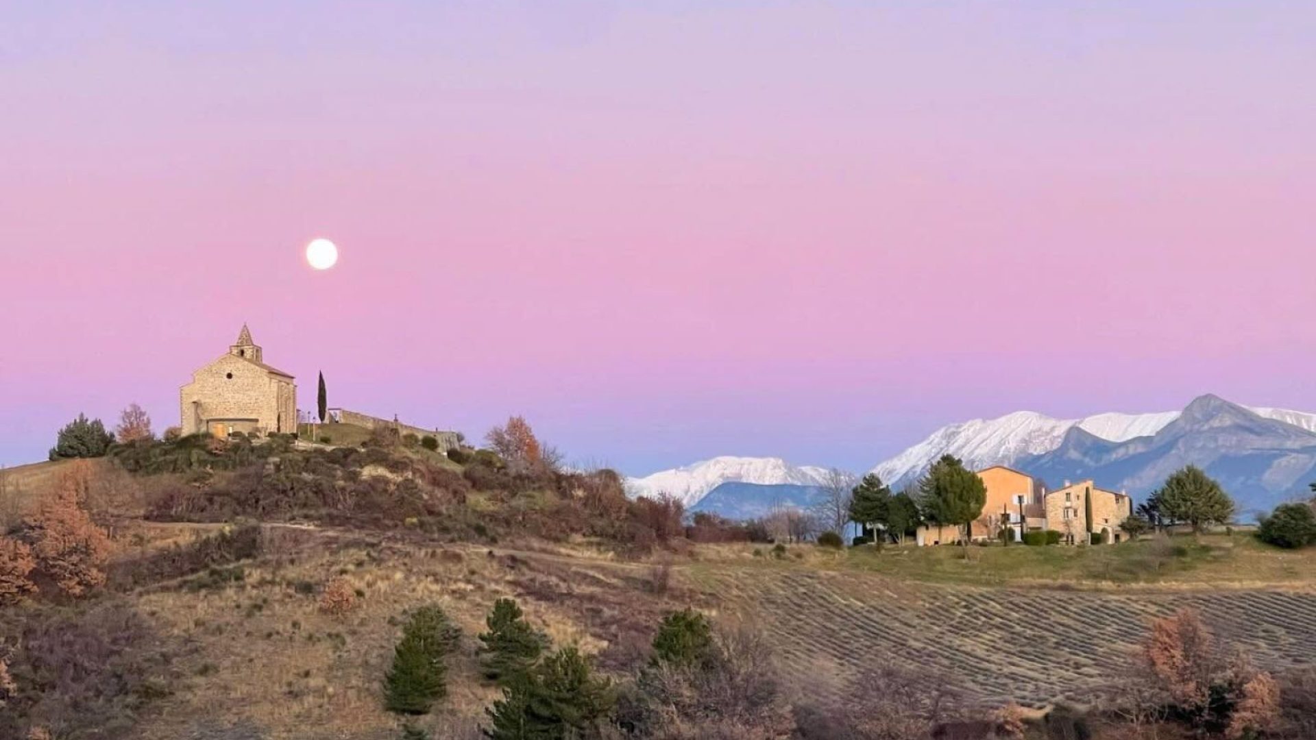 Le Vieil Aiglun - Vue du domaine (© Charles SPETH)