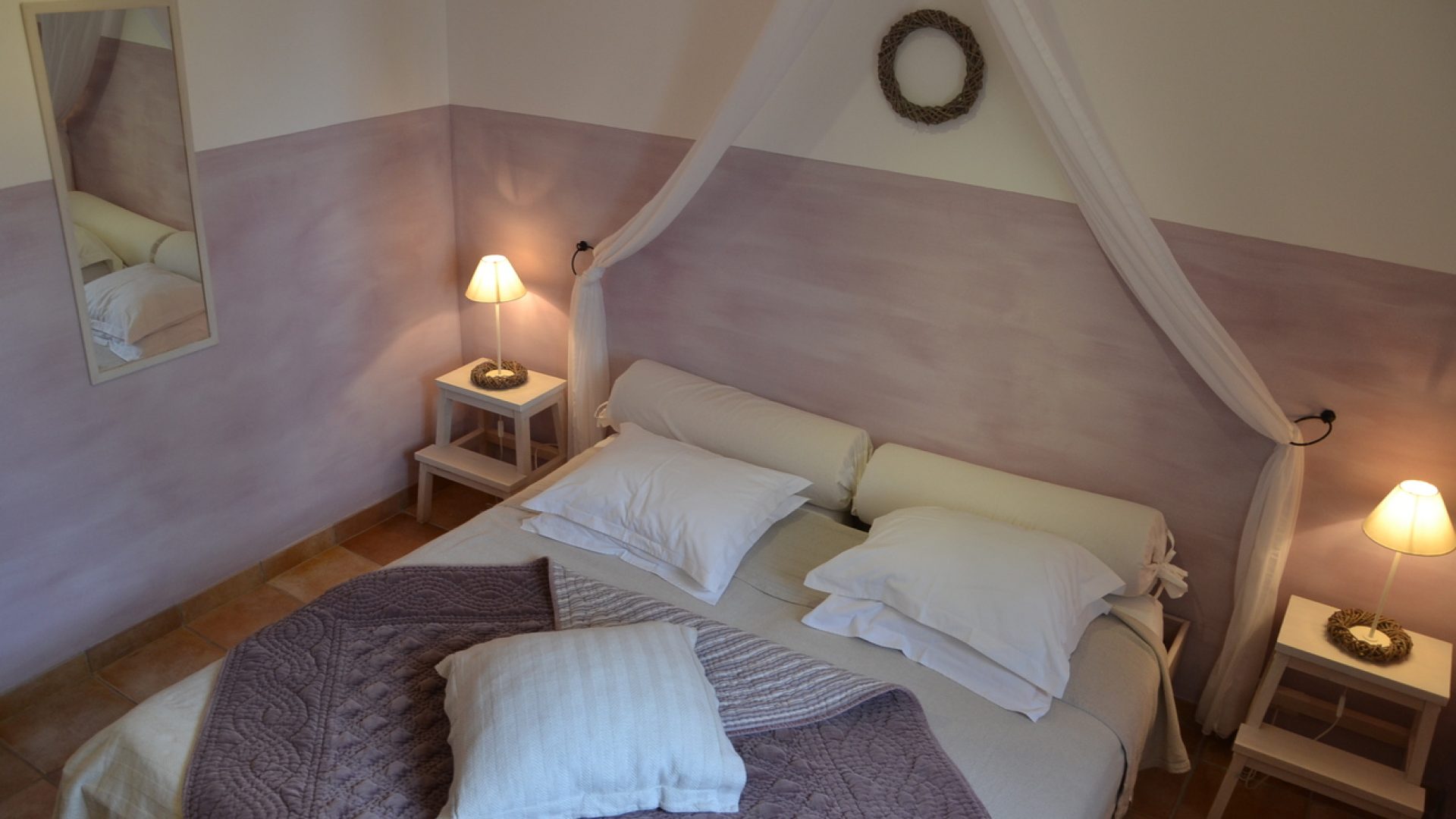 Gîte Le Vieil Aiglun - Chambre double (© Charles SPETH)