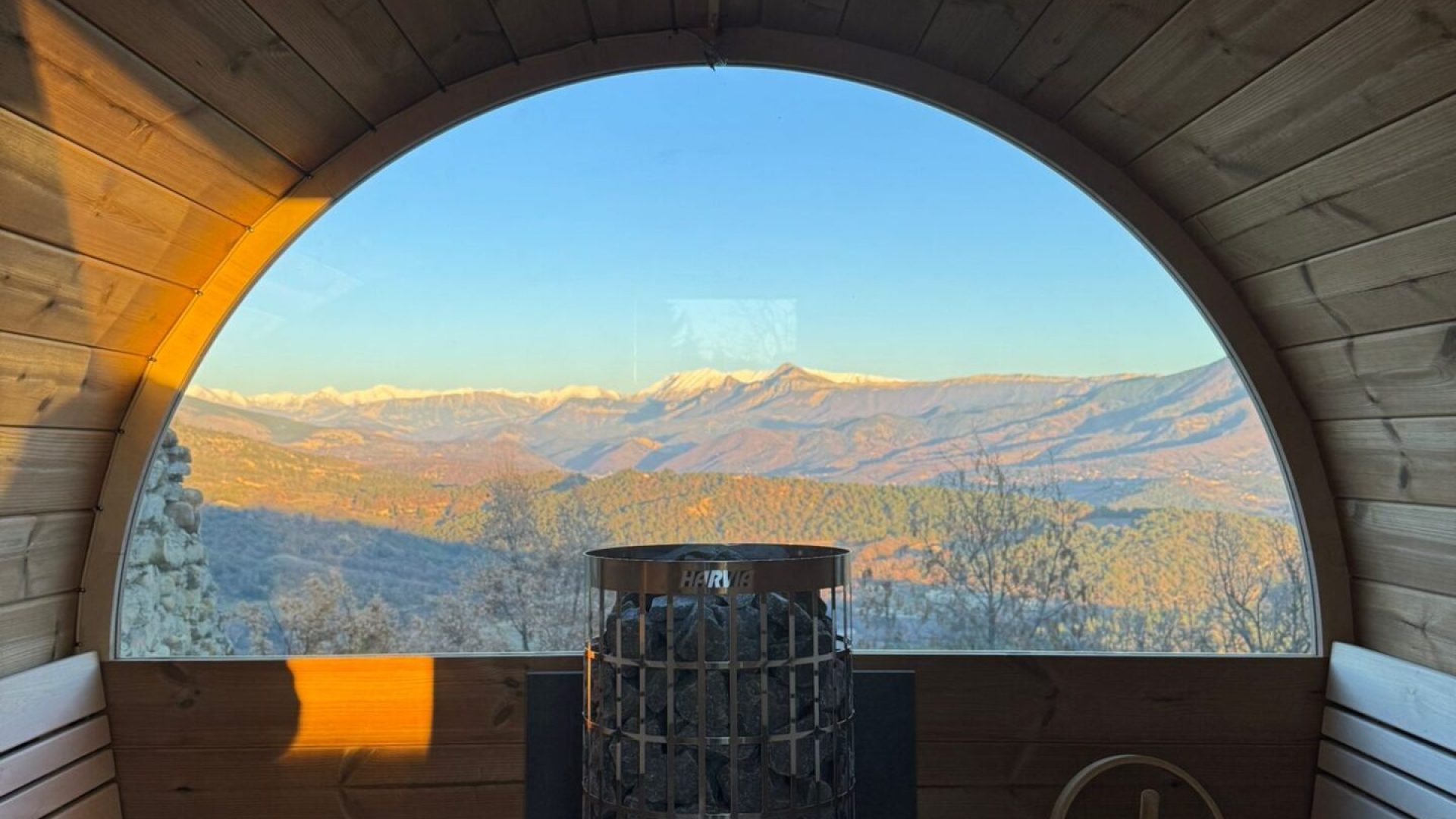 Gîte Le Vieil Aiglun - Sauna avec vue (© Charles SPETH)