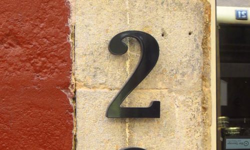 Le 28 Le 28 - Ensseigne (© Mireille Raimondez)