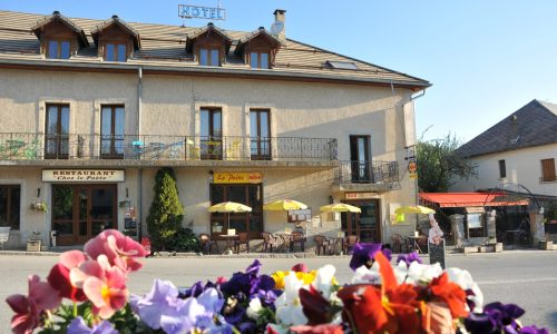 Hôtel-Restaurant Chez Le Poète Hôtel-Restaurant Chez Le Poète - Extérieur (© Florence Michel)